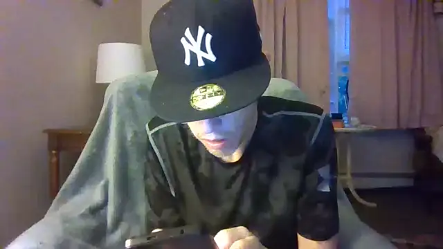 Snapshot of kollzCloudzz chatting on June 22, 2026, 9:28 am kollzCloudzz online show from June 22, 2026, 9:28 am