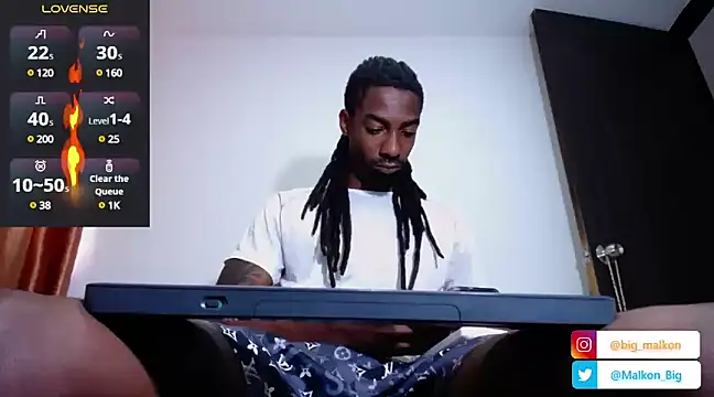 Snapshot of Malkon_Big chatting on December 3, 2024, 9:23 pm Malkon Big online show from December 3, 2024, 9:23 pm