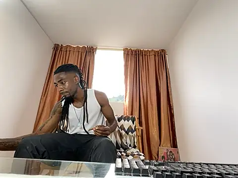 Snapshot of Malkon_Big chatting on November 10, 2025, 9:36 pm Malkon Big online show from November 10, 2025, 9:36 pm