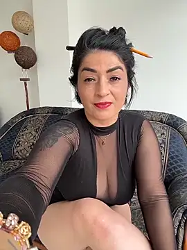 Snapshot of karenlennox1 chatting on February 15, 2026, 7:54 pm karenlennox1 online show from February 15, 2026, 7:54 pm