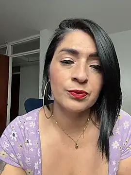 Snapshot of karenlennox1 chatting on February 19, 2026, 12:39 am karenlennox1 online show from February 19, 2026, 12:39 am