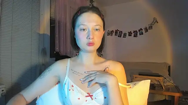 Jenny darling love online show from December 5, 2025, 8:05 pm