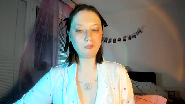 Jenny darling love online show from April 13, 2026, 6:13 pm