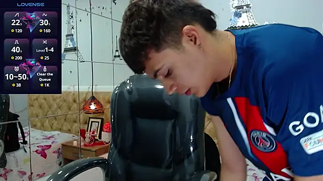 Snapshot of SkinnyBoy_ chatting on February 2, 2025, 6:42 pm SkinnyBoy online show from February 2, 2025, 6:42 pm