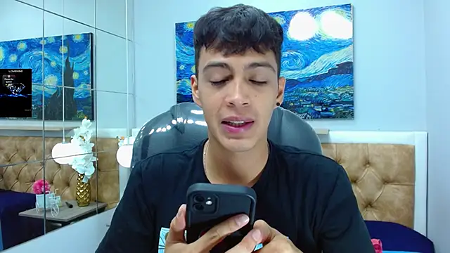 Snapshot of SkinnyBoy_ chatting on October 13, 2025, 12:27 pm SkinnyBoy online show from October 13, 2025, 12:27 pm