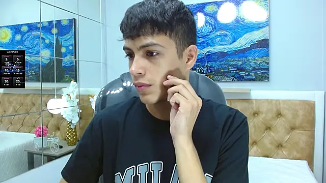 Snapshot of SkinnyBoy_ chatting on October 22, 2025, 12:38 pm SkinnyBoy online show from October 22, 2025, 12:38 pm