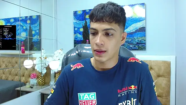 Snapshot of SkinnyBoy_ chatting on November 1, 2025, 7:16 pm SkinnyBoy online show from November 1, 2025, 7:16 pm