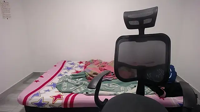 Snapshot of present_the_magic chatting on September 20, 2025, 9:38 pm present the magic online show from September 20, 2025, 9:38 pm