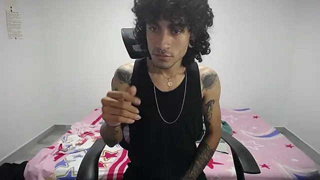 Snapshot of present_the_magic chatting on September 30, 2025, 6:51 am present the magic online show from September 30, 2025, 6:51 am