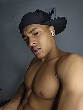 Jhonyblack 1 online show from April 15, 2026, 1:01 am