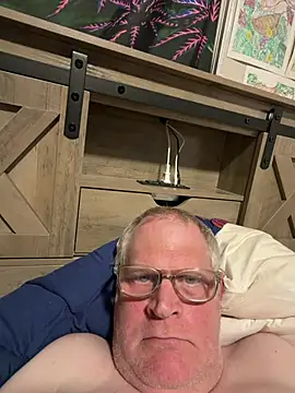 Mimmoromeo1973 online show from April 15, 2026, 4:52 am