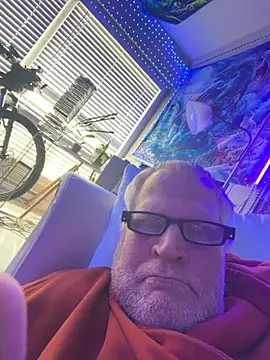 Mimmoromeo1973 online show from May 6, 2026, 8:03 pm