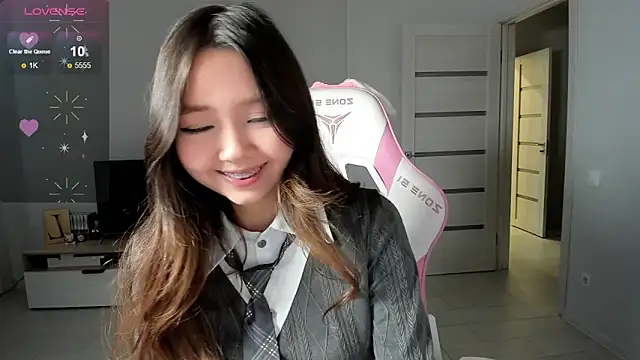 Fluffy Rose online show from February 13, 2026, 5:58 am