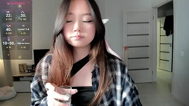 Fluffy Rose online show from February 26, 2026, 6:01 am