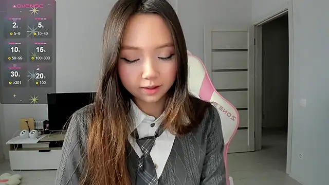 Fluffy Rose online show from March 15, 2026, 4:51 am