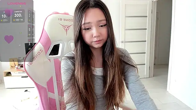 Fluffy Rose online show from July 20, 2026, 1:53 am