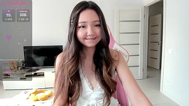 Fluffy Rose online show from July 23, 2026, 1:58 am