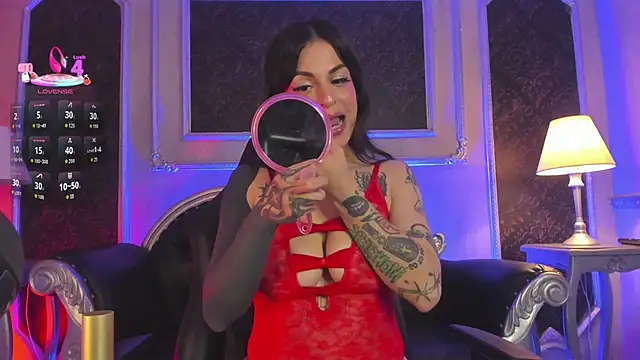 Snapshot of MeganDraco_ chatting on February 4, 2026, 1:17 pm MeganDraco online show from February 4, 2026, 1:17 pm