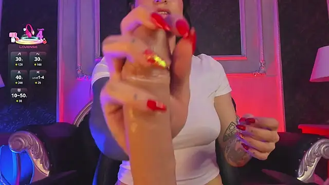 Snapshot of MeganDraco_ chatting on February 25, 2026, 12:48 pm MeganDraco online show from February 25, 2026, 12:48 pm