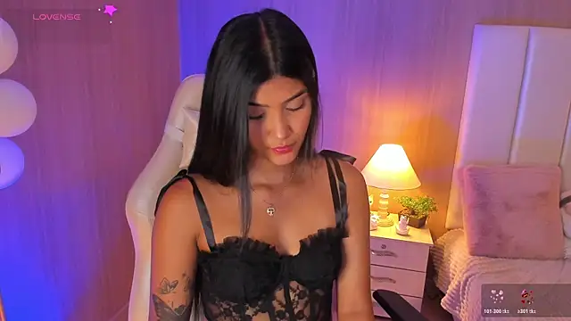 CaseyPiierce online show from November 27, 2025, 8:11 pm