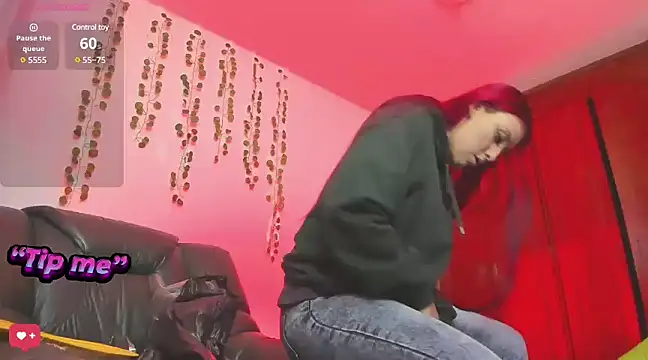 Snapshot of bonnie_moon_ chatting on December 18, 2024, 11:08 pm bonnie moon online show from December 18, 2024, 11:08 pm