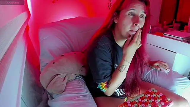 Snapshot of bonnie_moon_ chatting on September 24, 2025, 5:49 pm bonnie moon online show from September 24, 2025, 5:49 pm