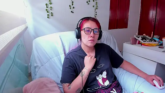 Snapshot of bonnie_moon_ chatting on September 27, 2025, 3:17 pm bonnie moon online show from September 27, 2025, 3:17 pm