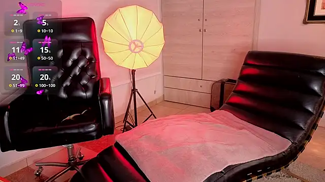 Paiige peach online show from April 13, 2026, 6:35 pm