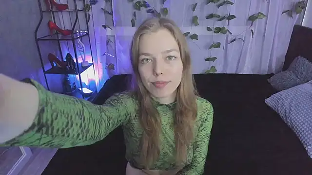 Tina Tayllor online show from September 23, 2025, 7:06 pm