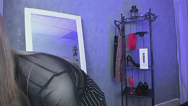 Tina Tayllor online show from September 29, 2025, 12:49 am