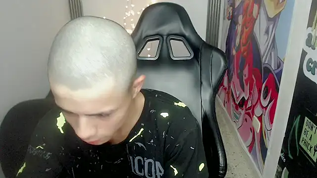 Snapshot of bby_santi chatting on January 22, 2025, 5:59 pm bby santi online show from January 22, 2025, 5:59 pm