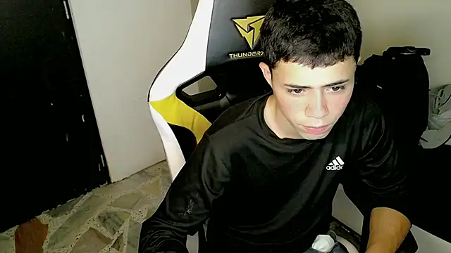 Snapshot of bby_santi chatting on October 5, 2025, 5:22 pm bby santi online show from October 5, 2025, 5:22 pm