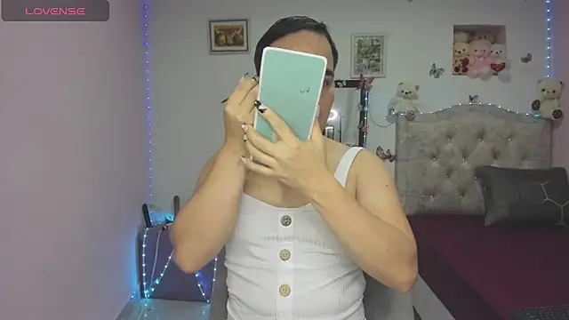 Snapshot of tania_lucia1 chatting on September 13, 2025, 9:25 pm tania lucia1 online show from September 13, 2025, 9:25 pm