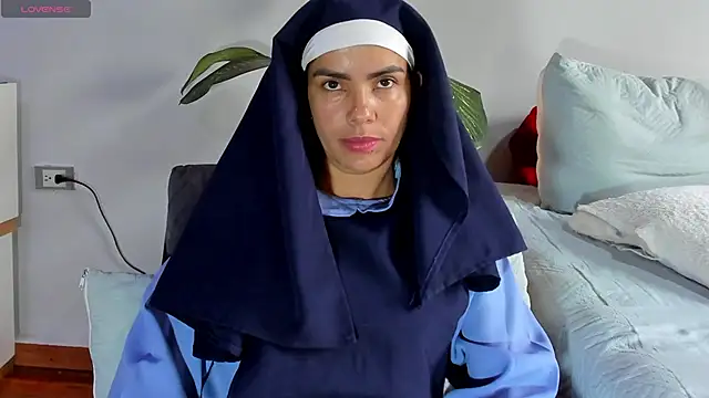 ClaraMariaMon online show from February 1, 2025, 4:00 pm