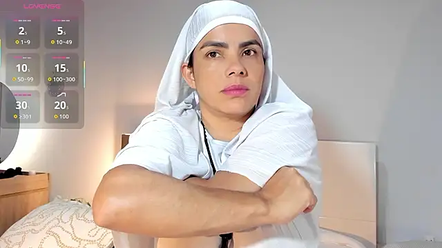 ClaraMariaMon online show from March 16, 2026, 4:11 pm