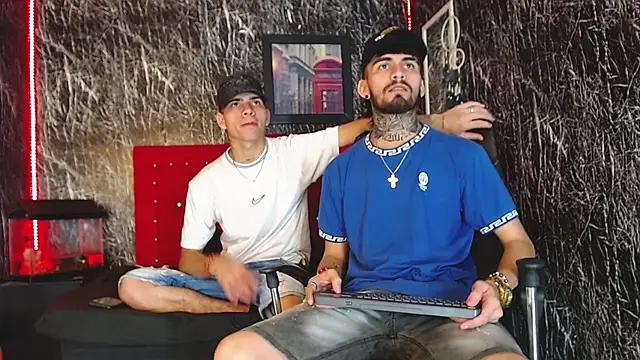 Snapshot of Brutal_Sex_Fucking chatting on December 11, 2024, 9:01 pm Brutal Sex Fucking online show from December 11, 2024, 9:01 pm