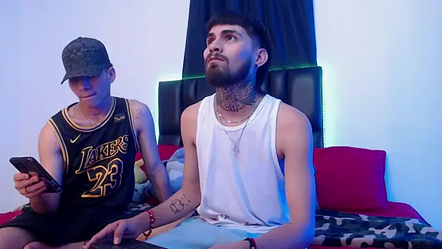 Snapshot of Brutal_Sex_Fucking chatting on March 9, 2025, 8:21 pm Brutal Sex Fucking online show from March 9, 2025, 8:21 pm