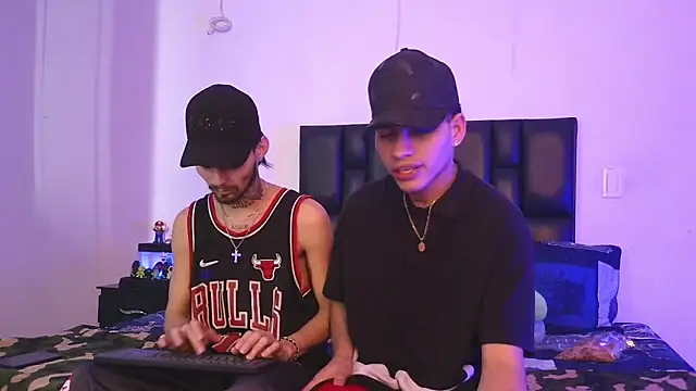 Snapshot of Brutal_Sex_Fucking chatting on September 8, 2025, 11:15 pm Brutal Sex Fucking online show from September 8, 2025, 11:15 pm