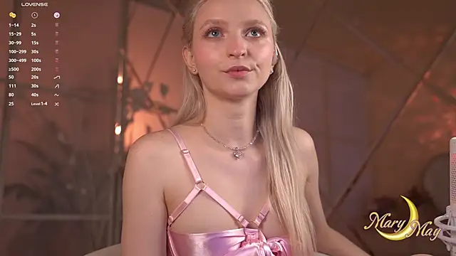 marylunamay online show from June 12, 2026, 4:33 am