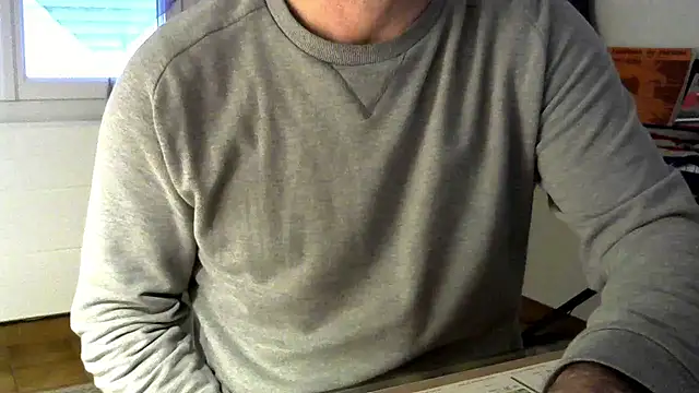 pikachu161616 online show from December 7, 2024, 8:44 am