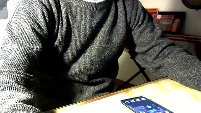 pikachu161616 online show from February 6, 2025, 4:36 pm