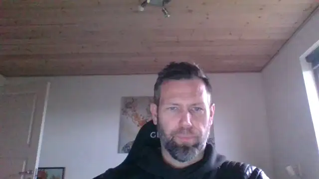 Snapshot of Gotta1 chatting on December 6, 2024, 12:16 pm Gotta1 online show from December 6, 2024, 12:16 pm