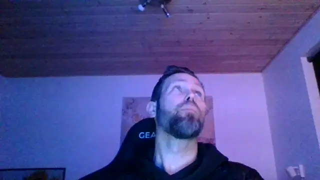 Snapshot of Gotta1 chatting on December 6, 2024, 5:44 pm Gotta1 online show from December 6, 2024, 5:44 pm