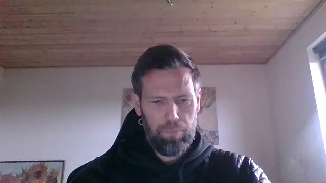 Snapshot of Gotta1 chatting on January 17, 2025, 12:42 pm Gotta1 online show from January 17, 2025, 12:42 pm