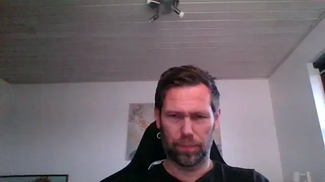 Snapshot of Gotta1 chatting on February 19, 2025, 4:33 pm Gotta1 online show from February 19, 2025, 4:33 pm