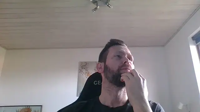 Snapshot of Gotta1 chatting on March 7, 2025, 12:12 pm Gotta1 online show from March 7, 2025, 12:12 pm