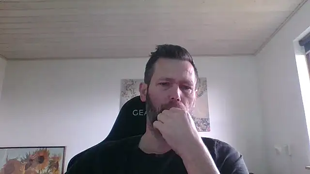 Snapshot of Gotta1 chatting on March 9, 2025, 7:56 am Gotta1 online show from March 9, 2025, 7:56 am