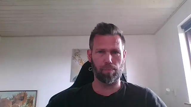 Snapshot of Gotta1 chatting on September 9, 2025, 2:16 pm Gotta1 online show from September 9, 2025, 2:16 pm