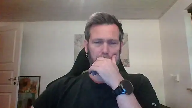 Snapshot of Gotta1 chatting on October 27, 2025, 4:11 pm Gotta1 online show from October 27, 2025, 4:11 pm