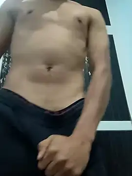 Snapshot of xyrus_ chatting on December 3, 2024, 11:33 am xyrus online show from December 3, 2024, 11:33 am